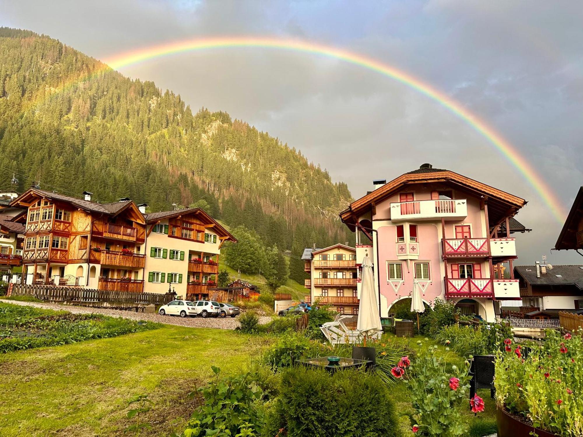B&B Cesa Planber Mountain View Bike Friendly Canazei Dış mekan fotoğraf